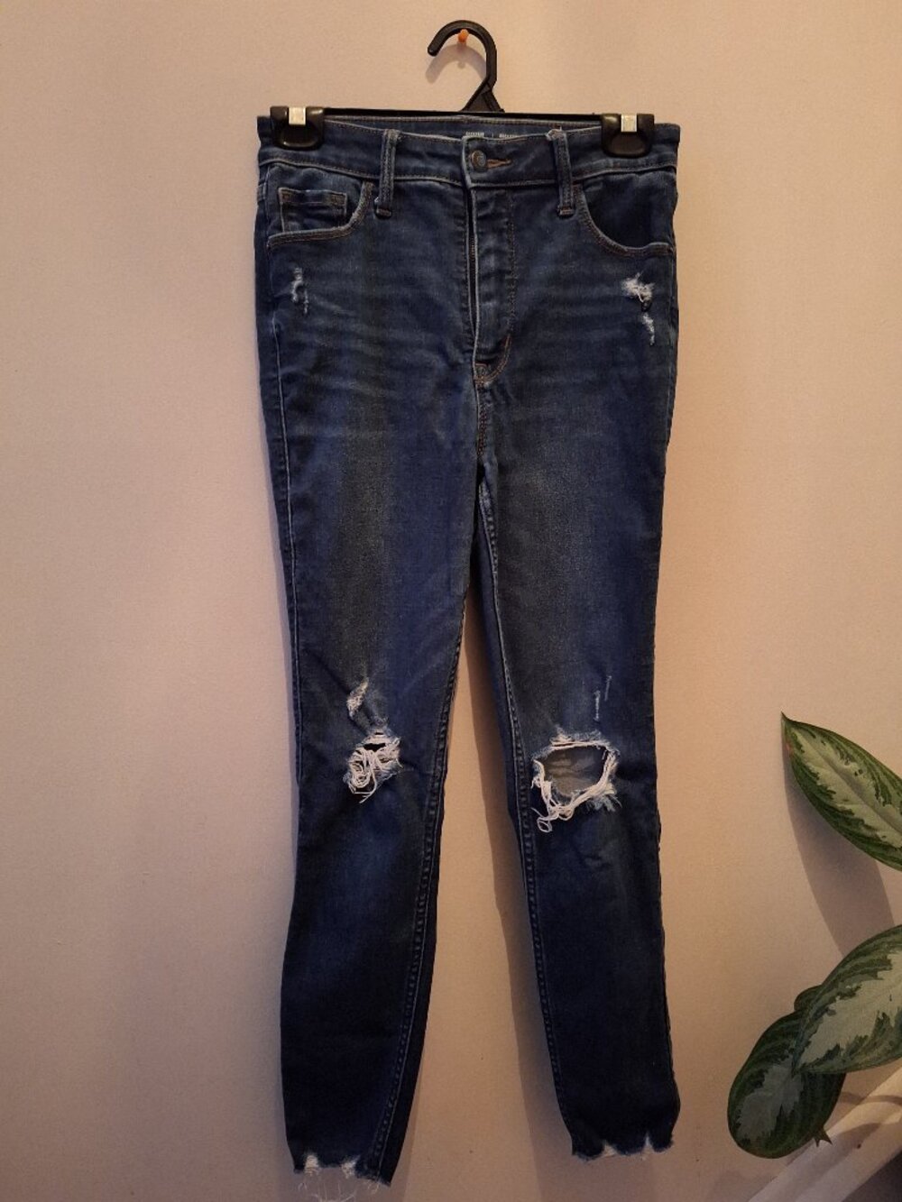Denims Size 6 Waist 27 inches Inseam - 26 1/2 inches
